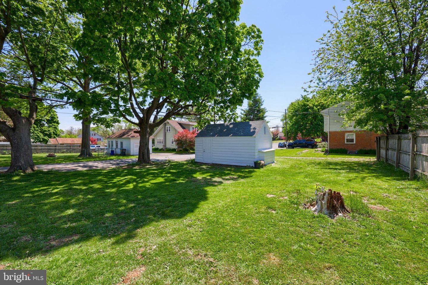 1746 Temple Avenue photo 33