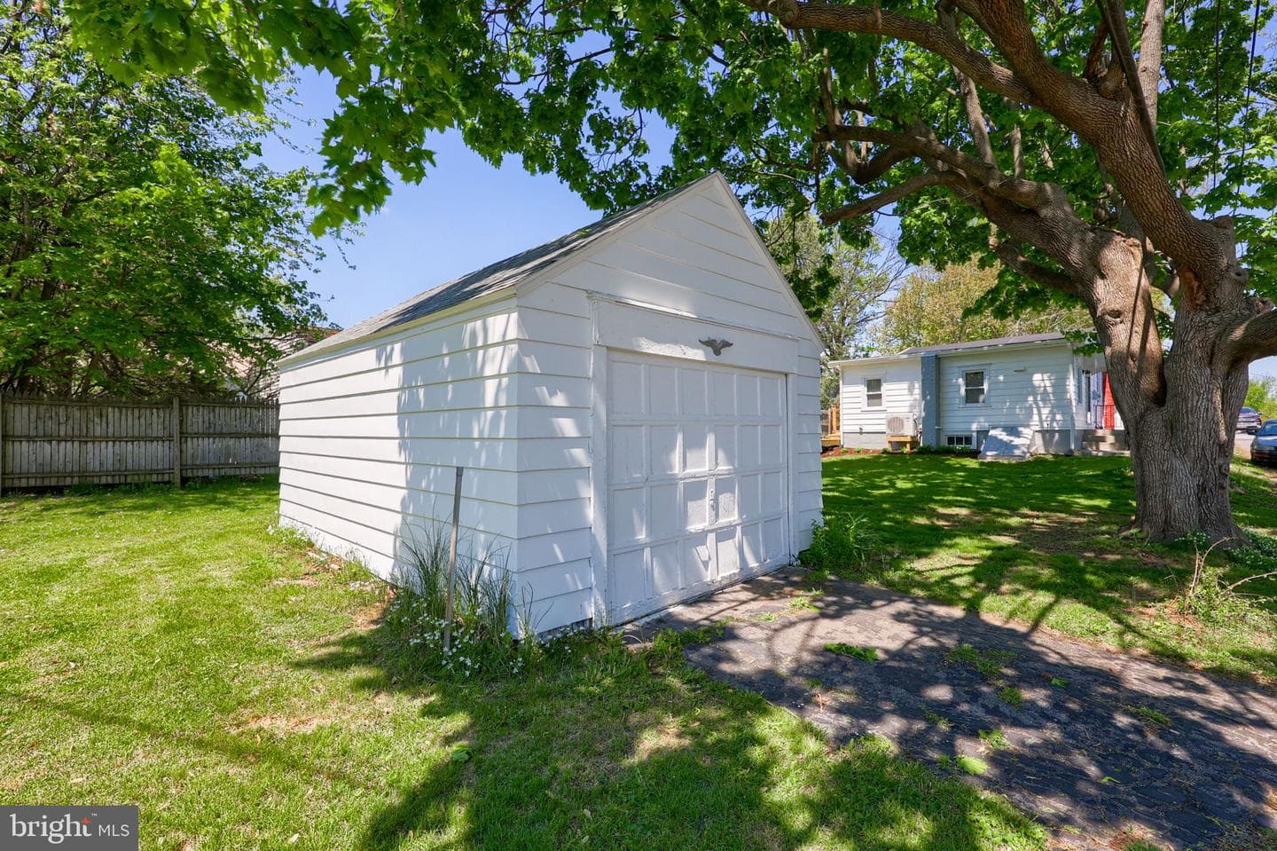 1746 Temple Avenue photo 35