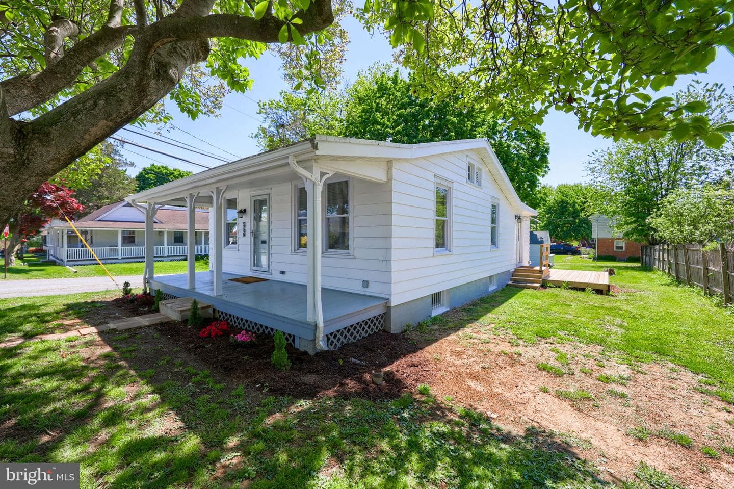 1746 Temple Avenue photo 4