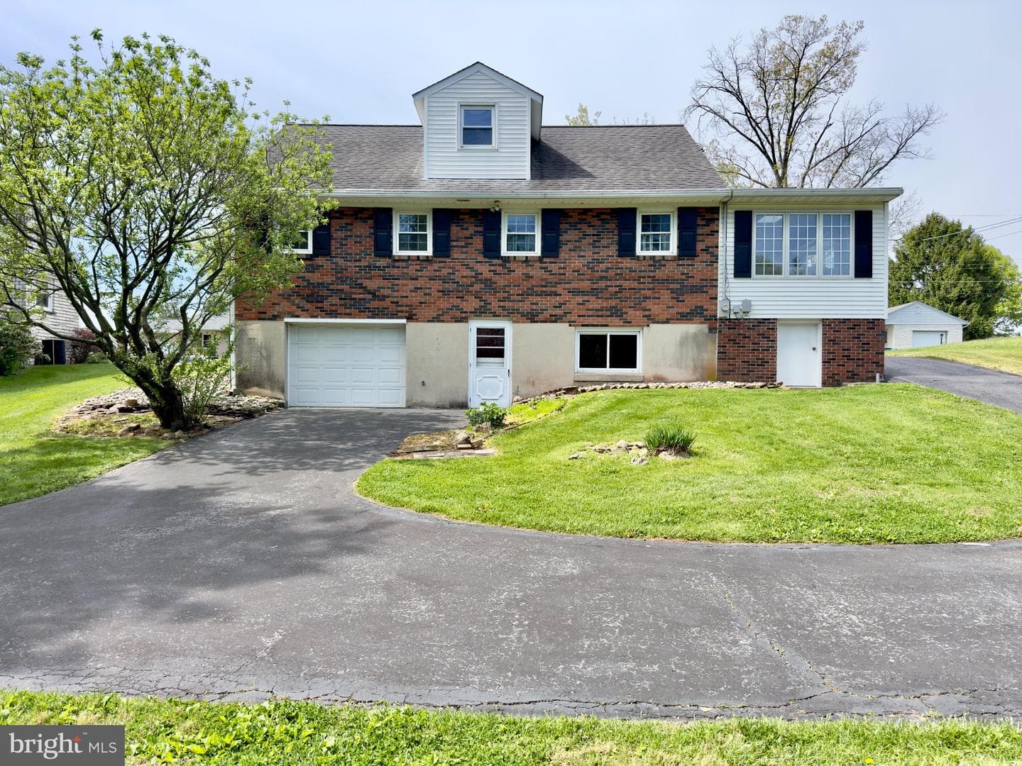 16 Frederick Avenue photo 3
