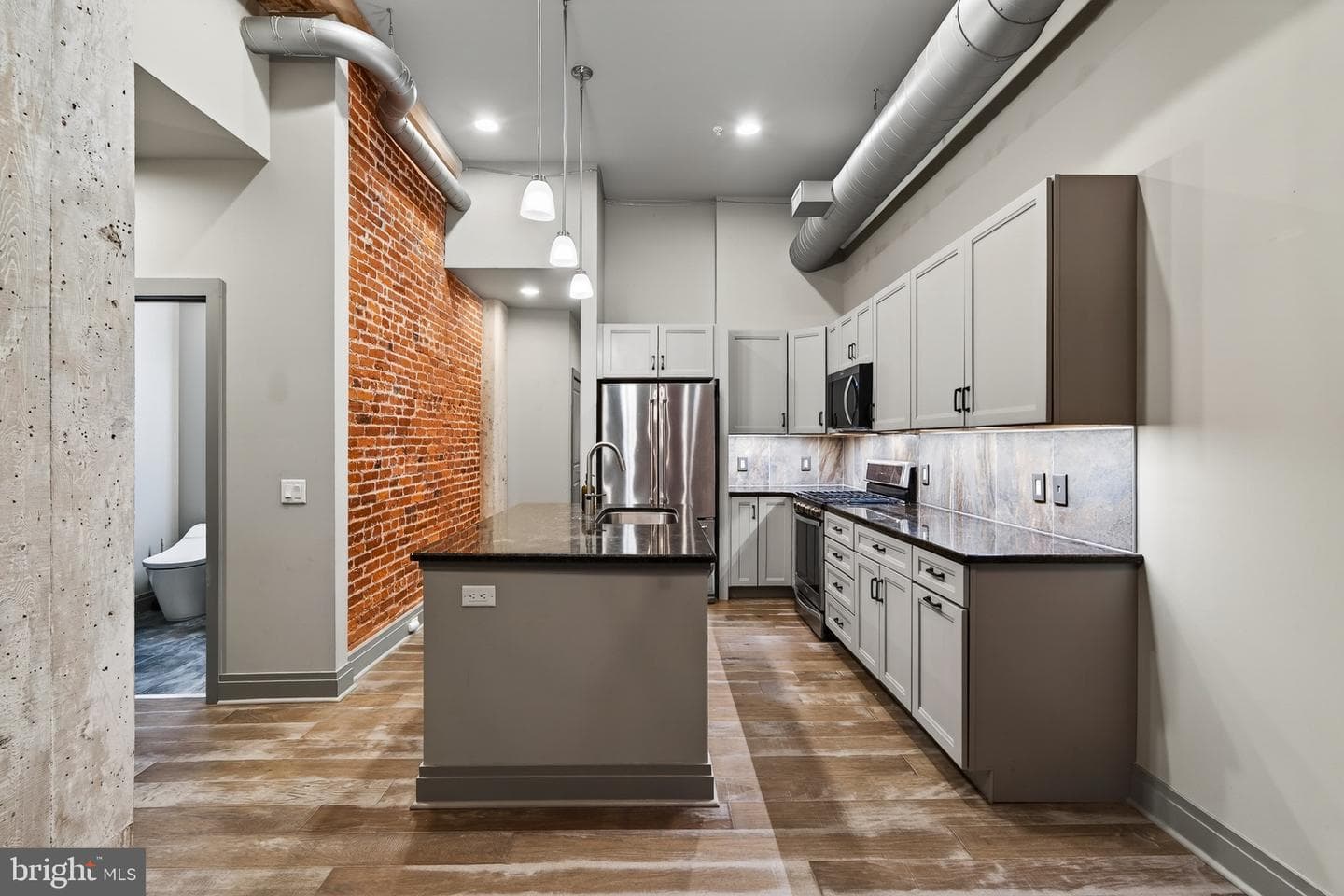 41 W Lemon Street #304, Lancaster