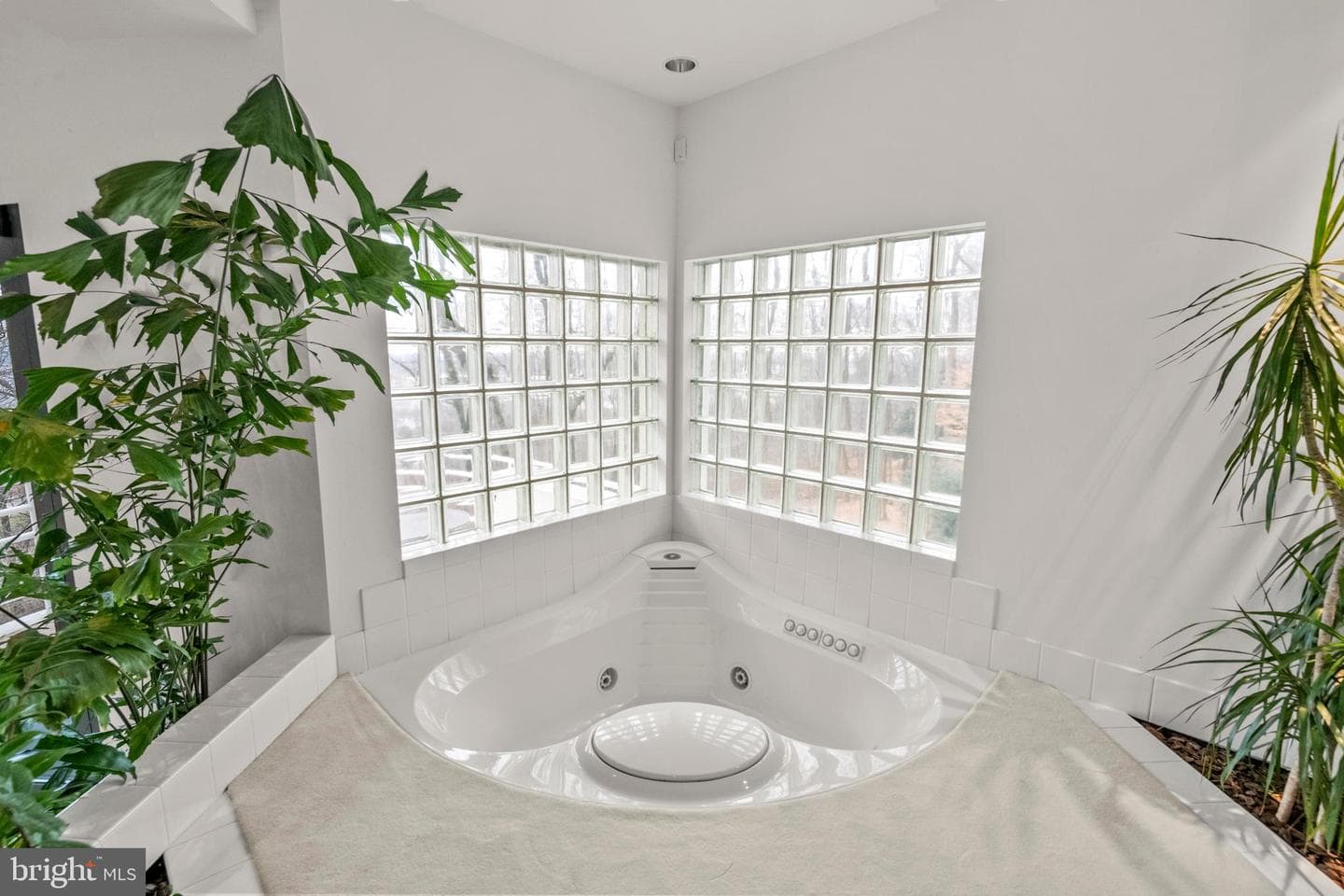 910 Pennwood Circle photo 31