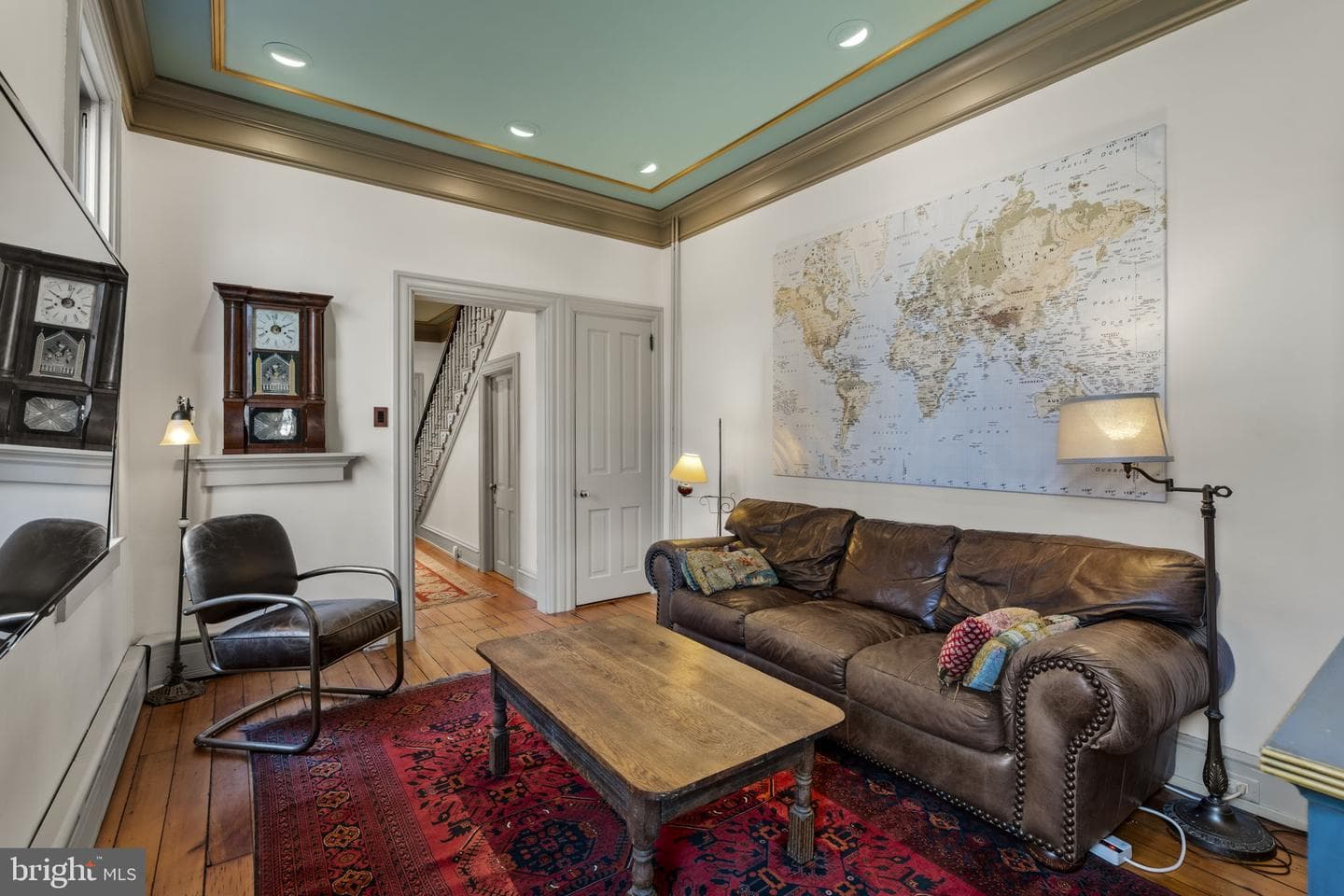 437 W Walnut Street photo 11