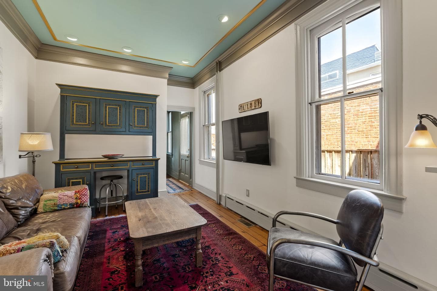 437 W Walnut Street photo 12