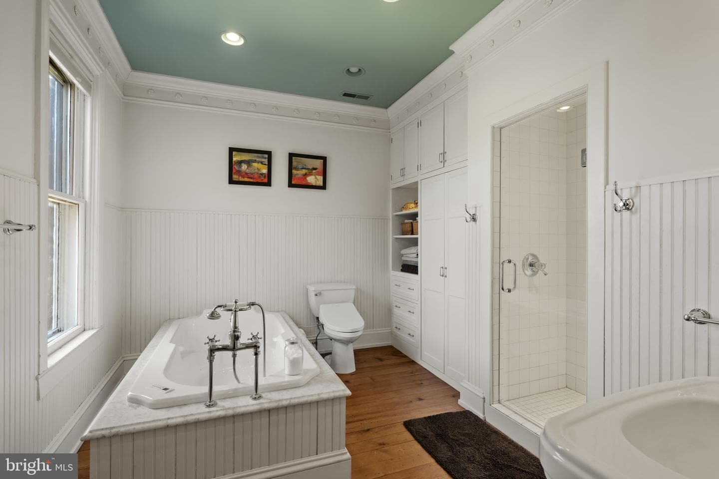 437 W Walnut Street photo 29