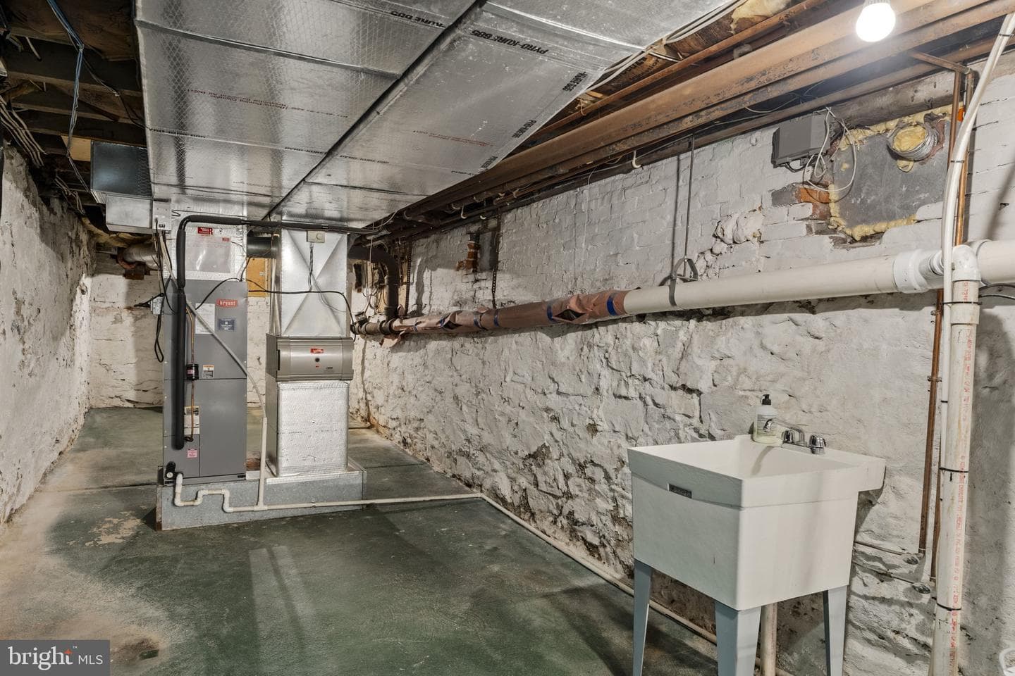 437 W Walnut Street photo 40