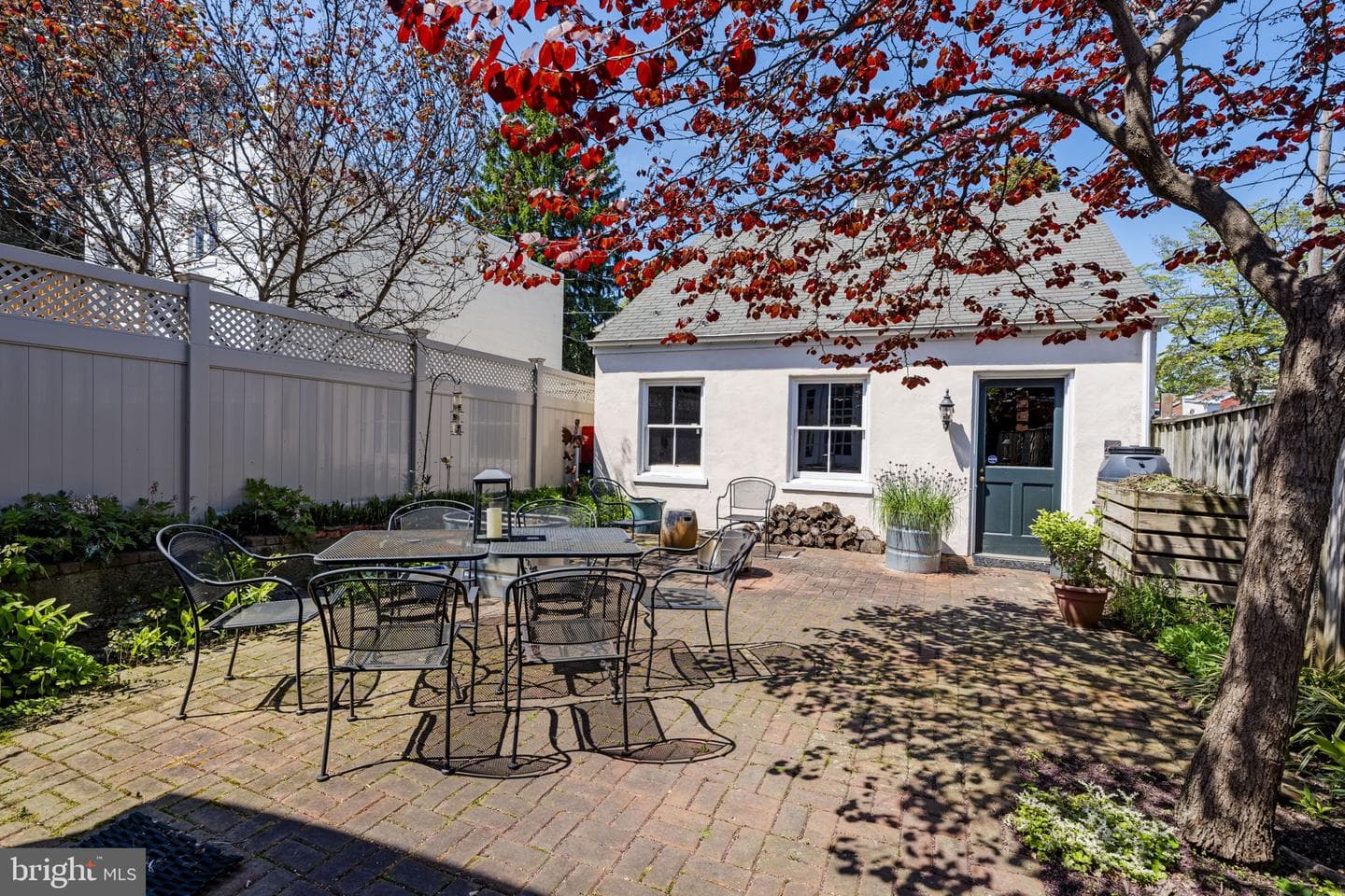 437 W Walnut Street photo 42