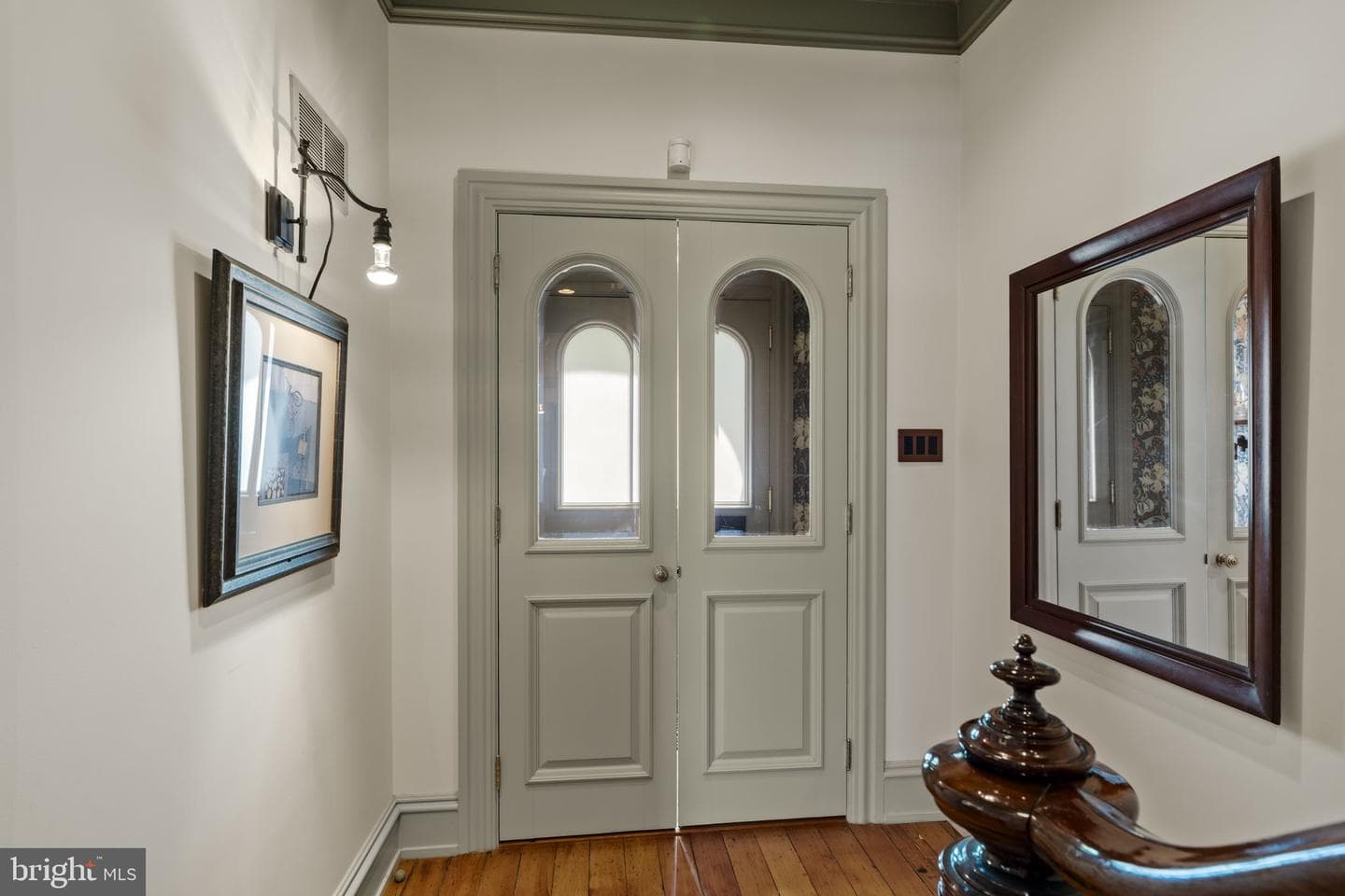 437 W Walnut Street photo 5