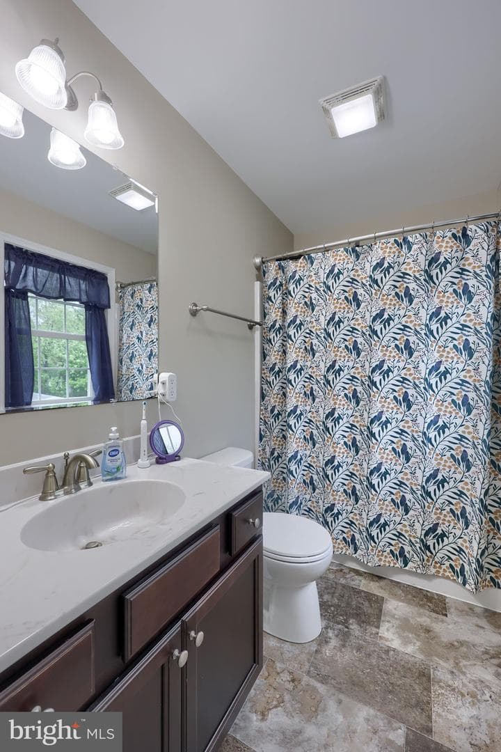 140 Liz Lane photo 18