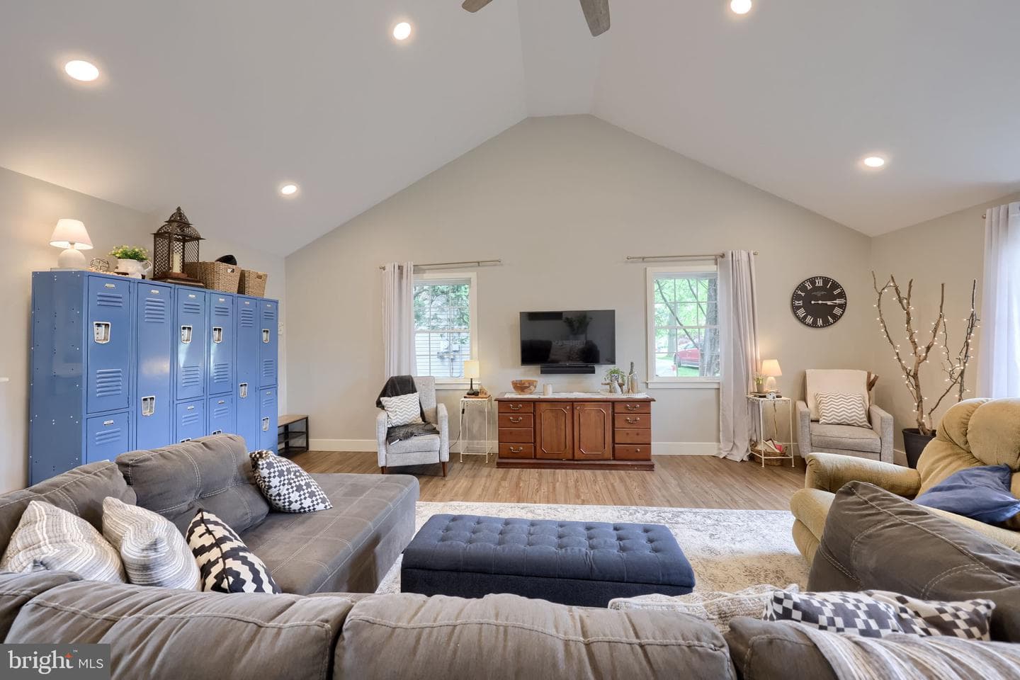 2033 Manor Ridge Drive photo 11