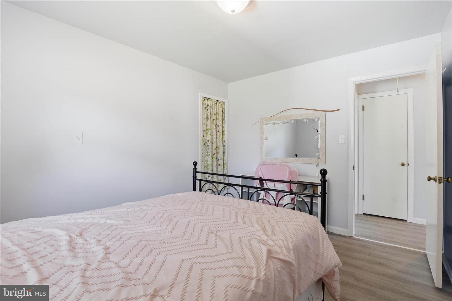 655 N Mount Joy Street photo 18