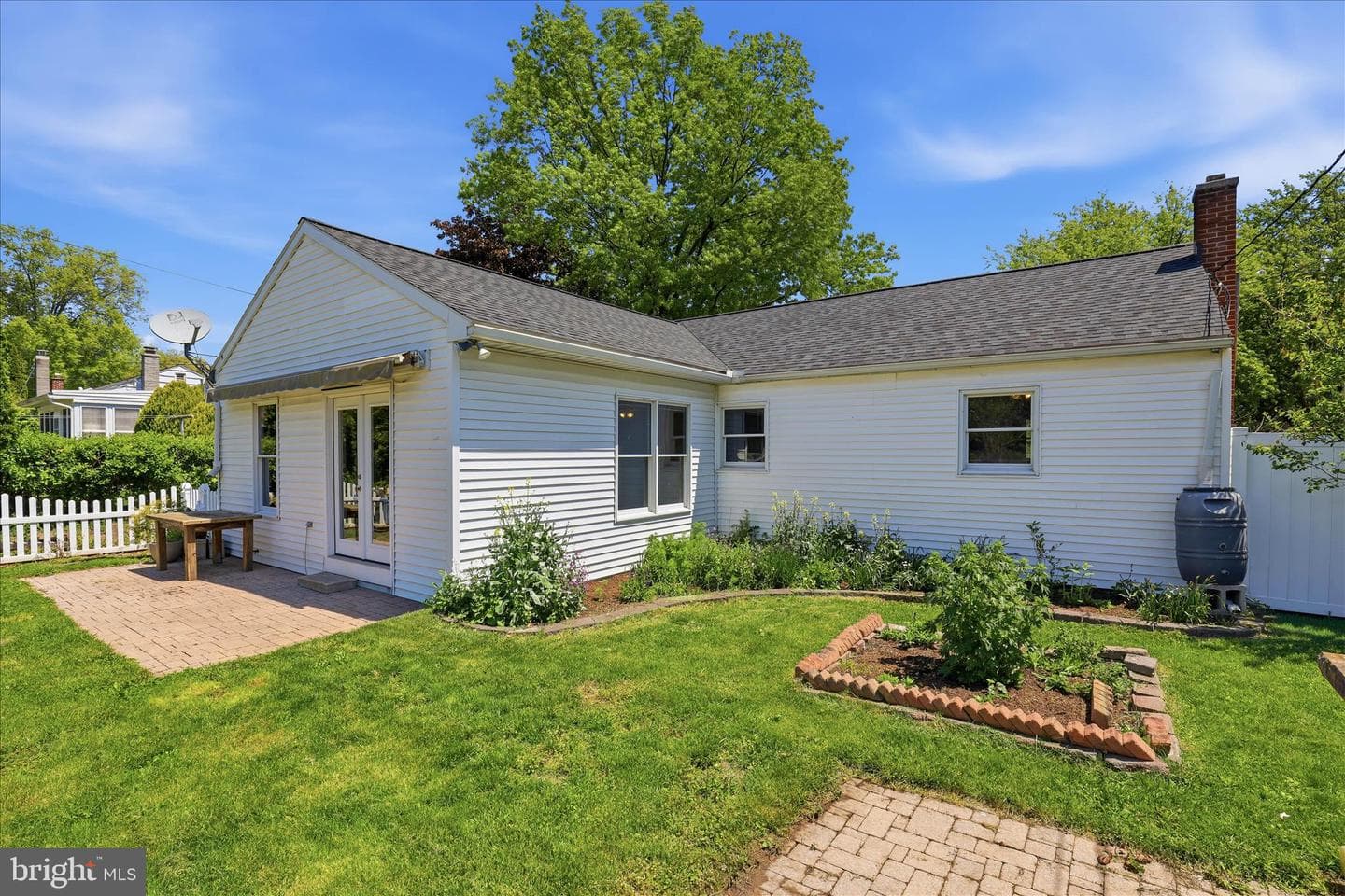 655 N Mount Joy Street photo 37