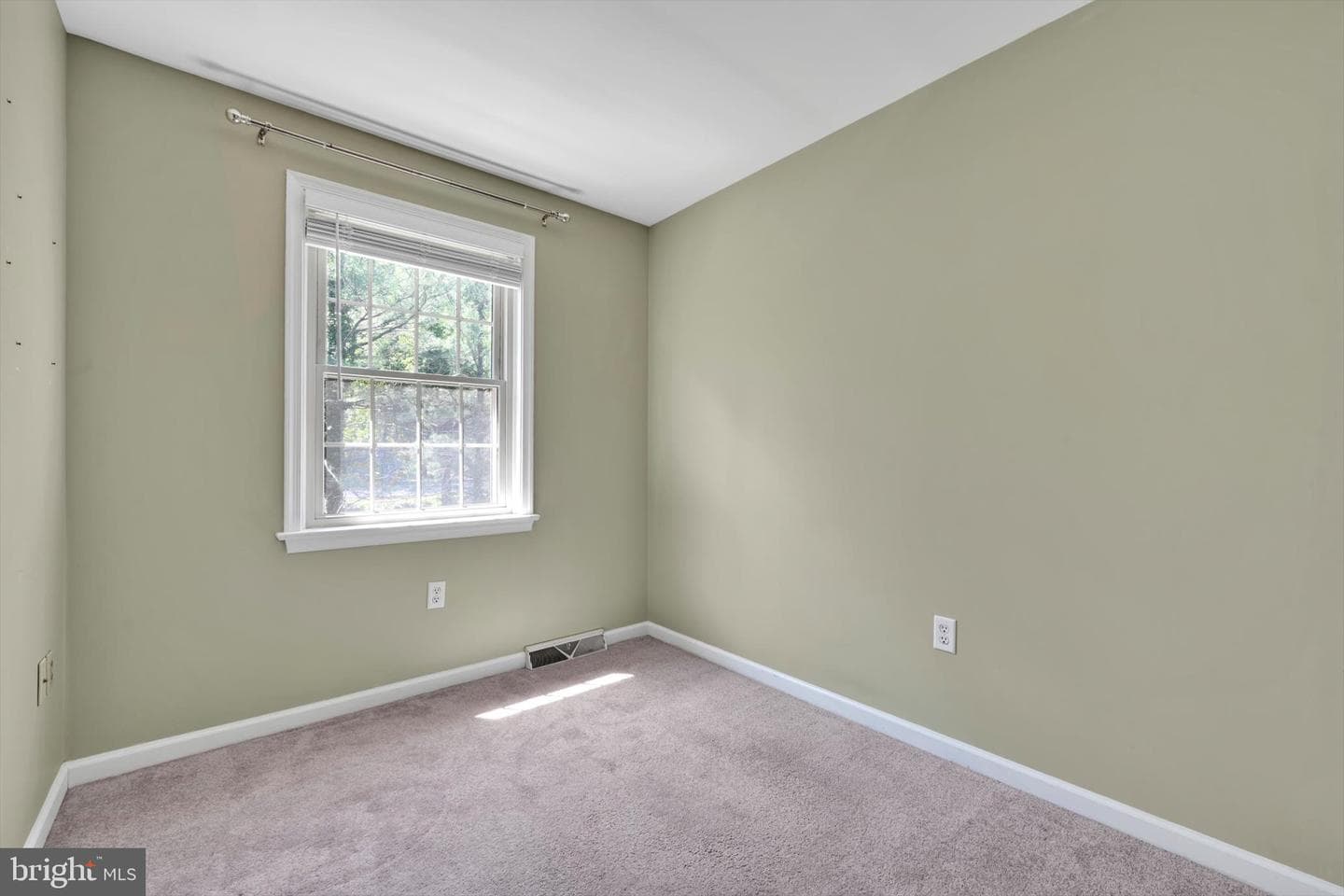 339 Cobblestone Lane photo 20