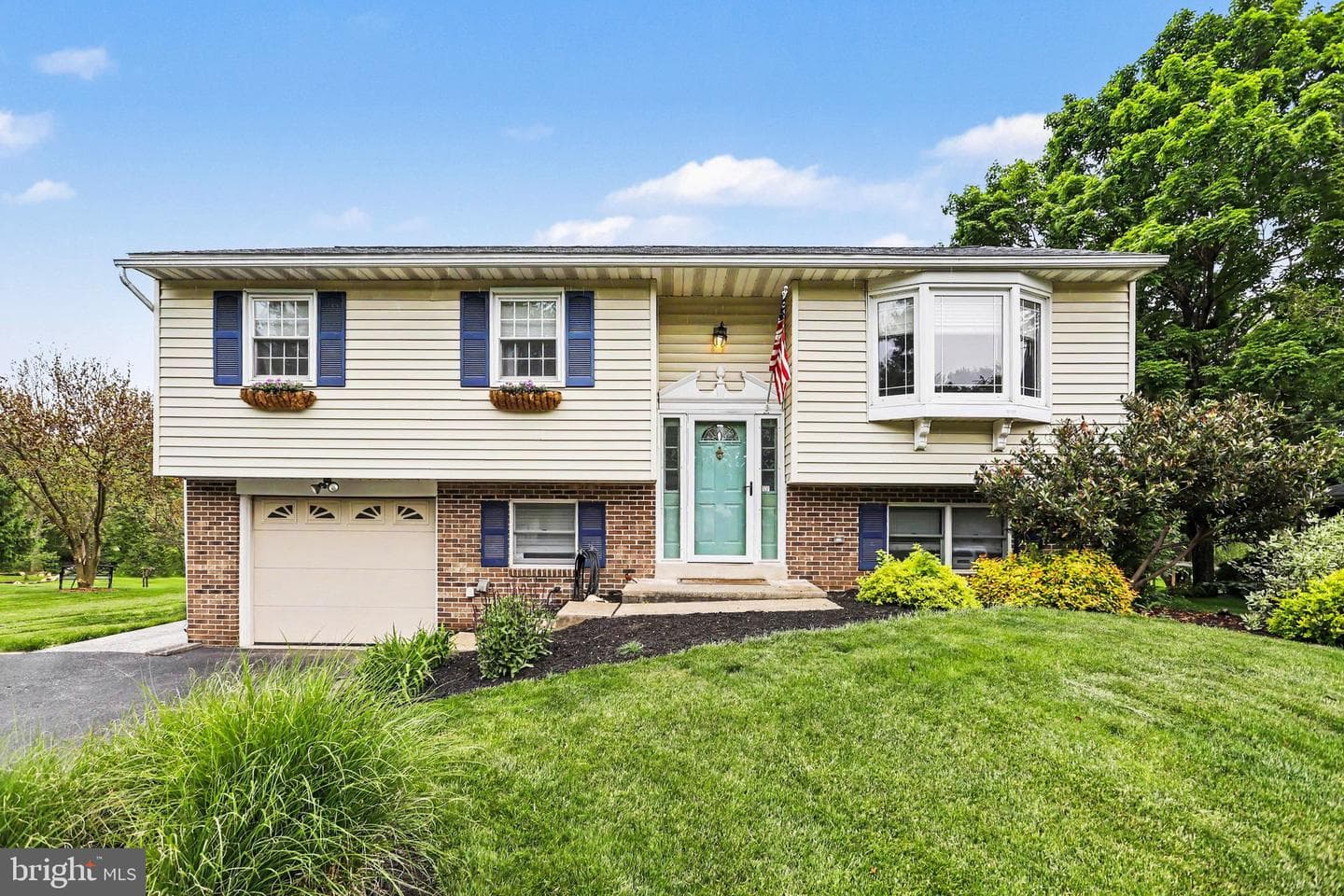 2280 Bob White Lane
