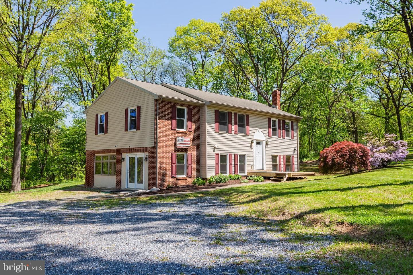 451 Red Hill photo 2