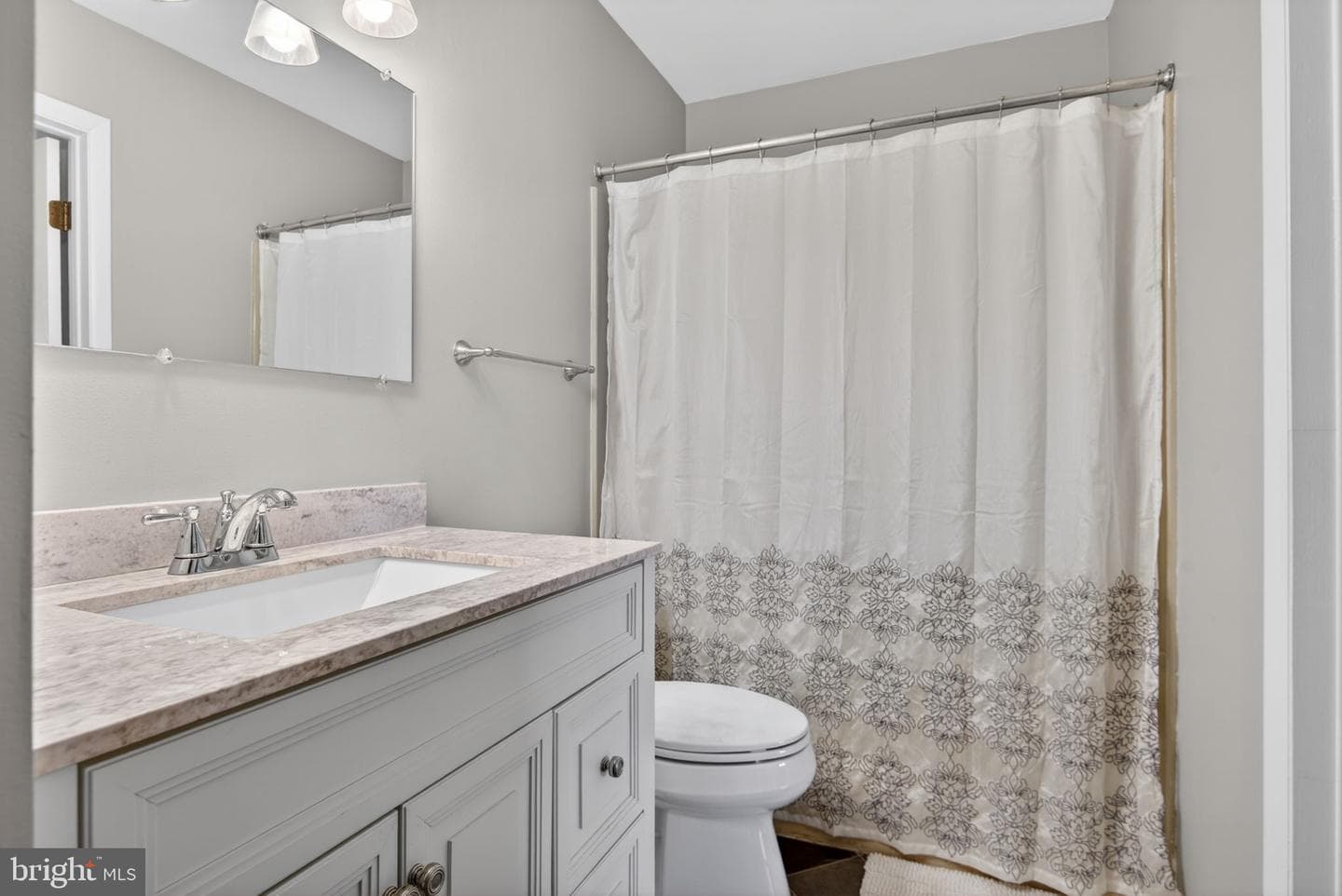 3807 Hillcrest Drive photo 21