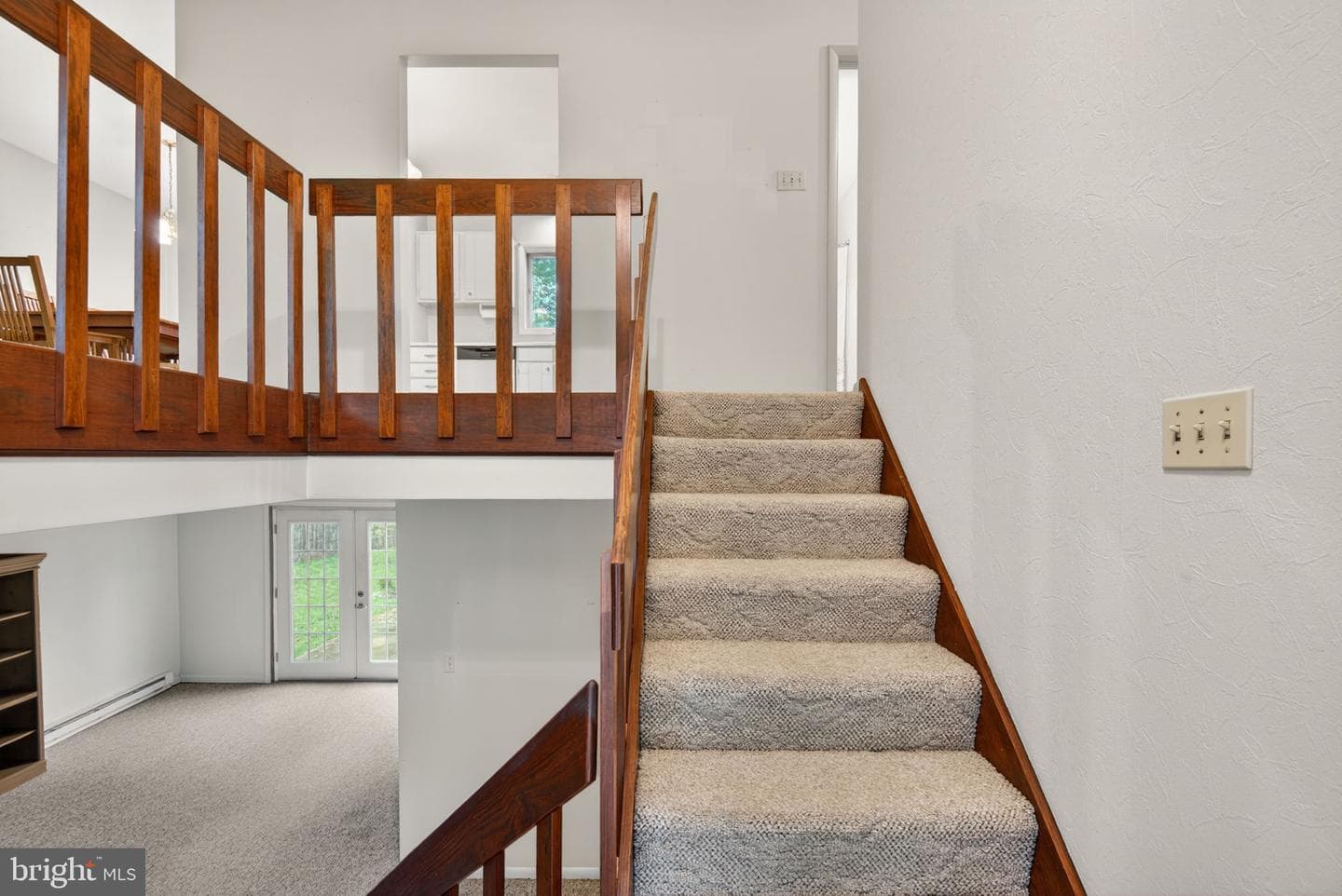 3807 Hillcrest Drive photo 4