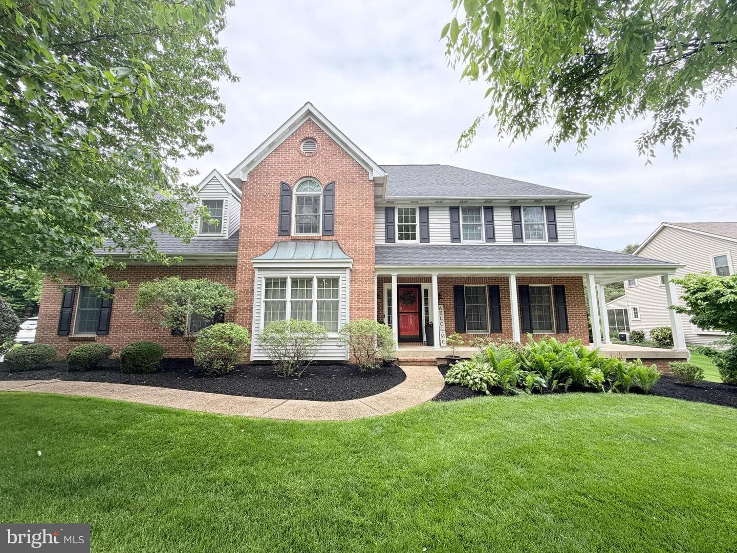 1985 Glendower Drive photo 1