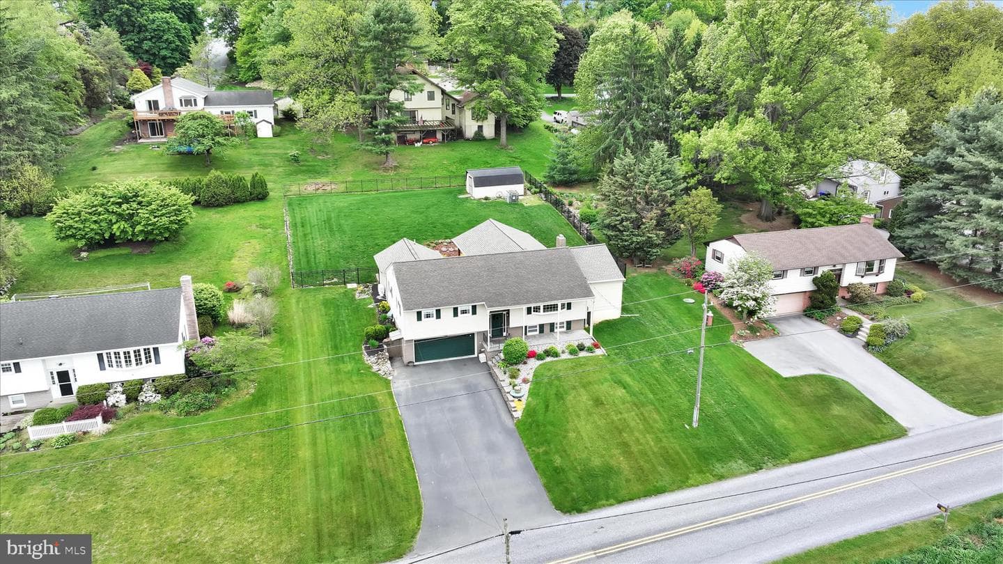 230 Edgewood Drive photo 3