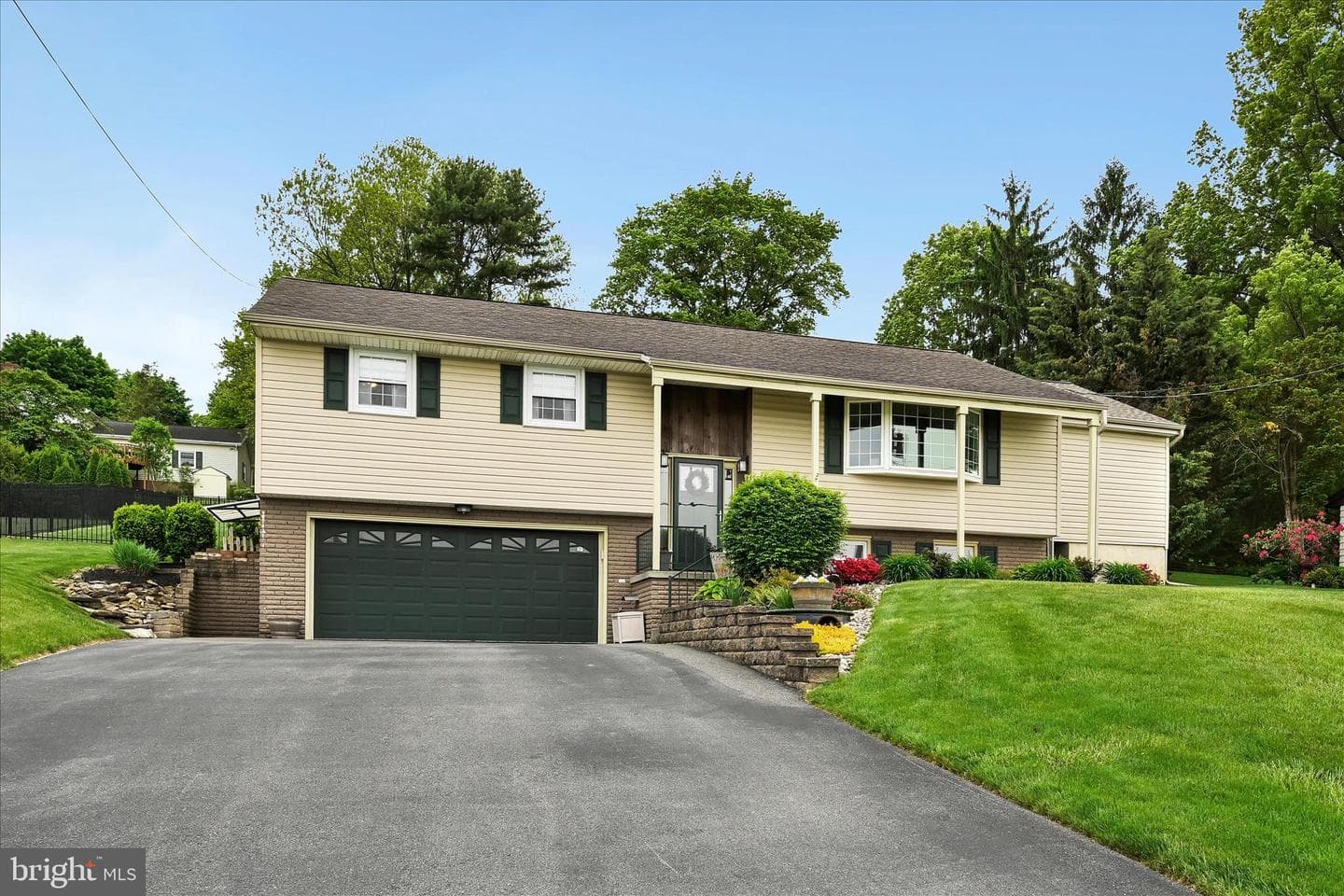 230 Edgewood Drive photo 4