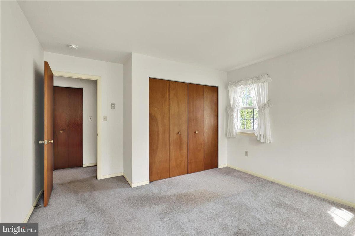 2487 Ellendale Drive photo 24