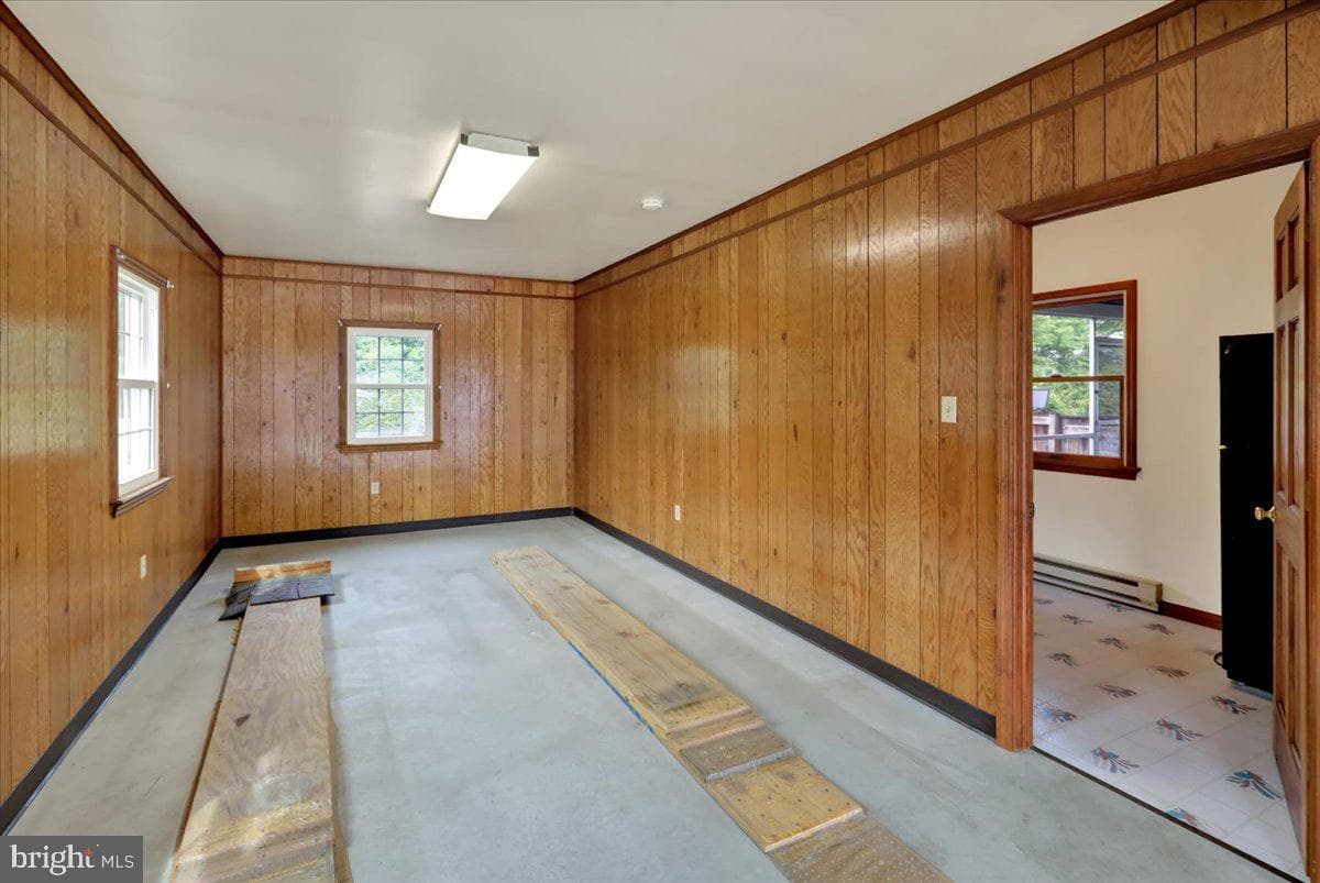 2487 Ellendale Drive photo 40