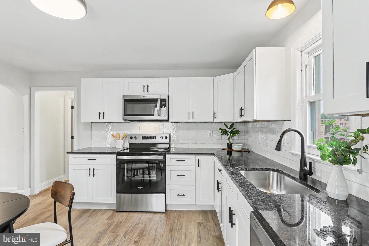 179 N Wolf Street photo 8