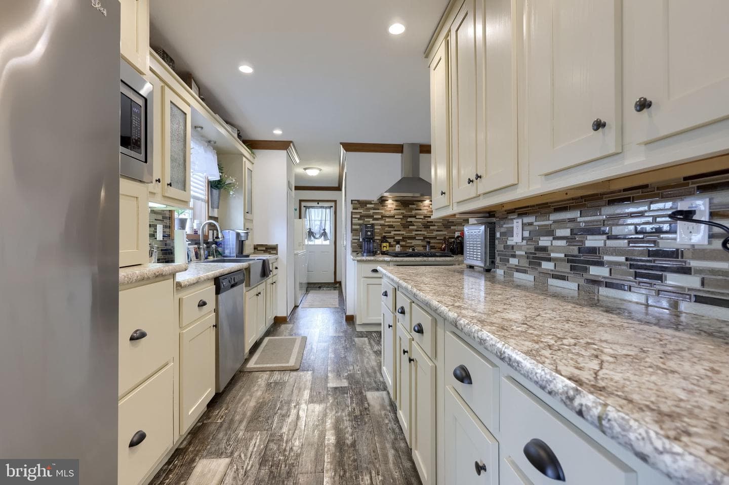 1003 Elm Street photo 11