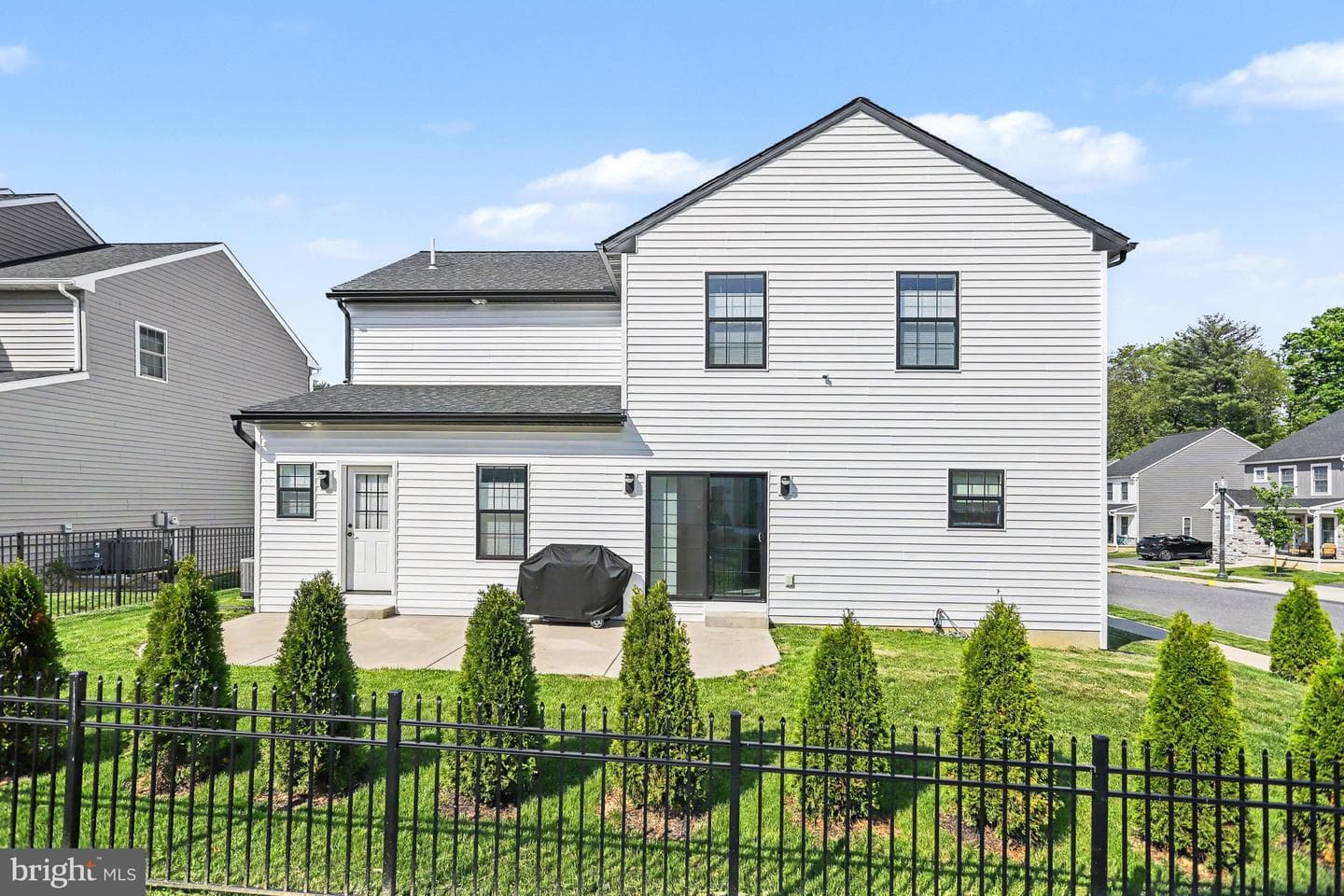 100 Meadows Bend photo 26