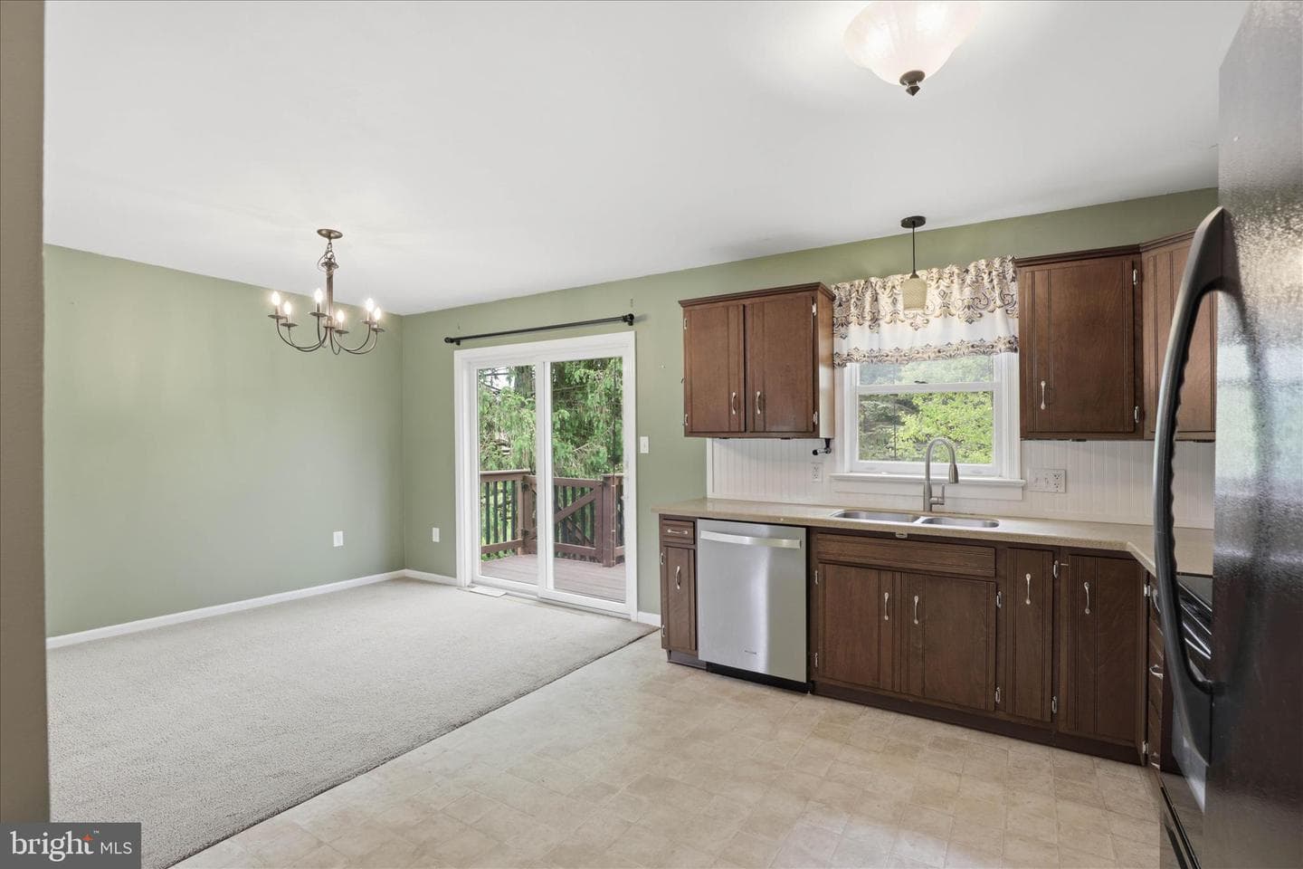 42 Pinewood Avenue photo 12