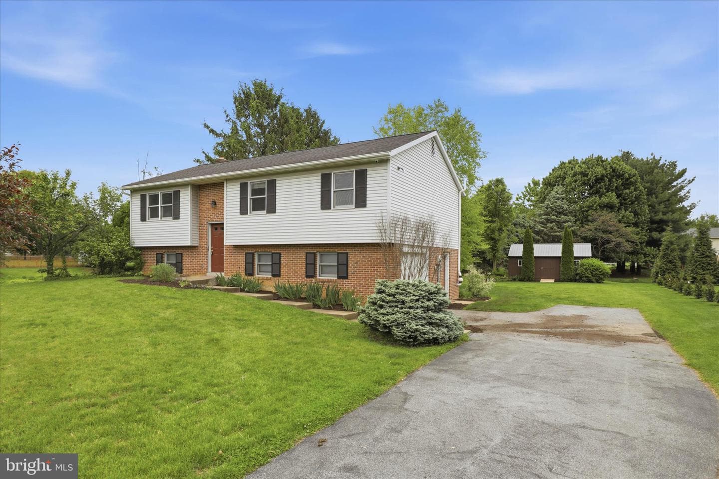 42 Pinewood Avenue photo 2