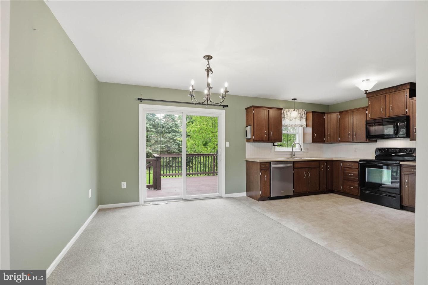 42 Pinewood Avenue photo 8