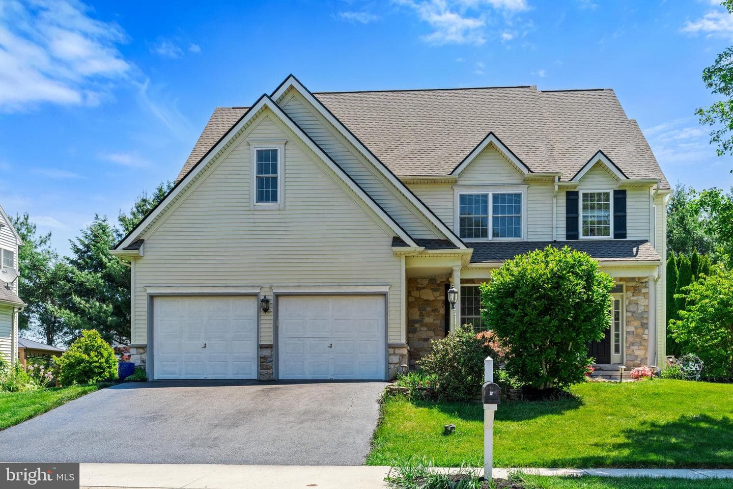 271 Squire Ln photo 1