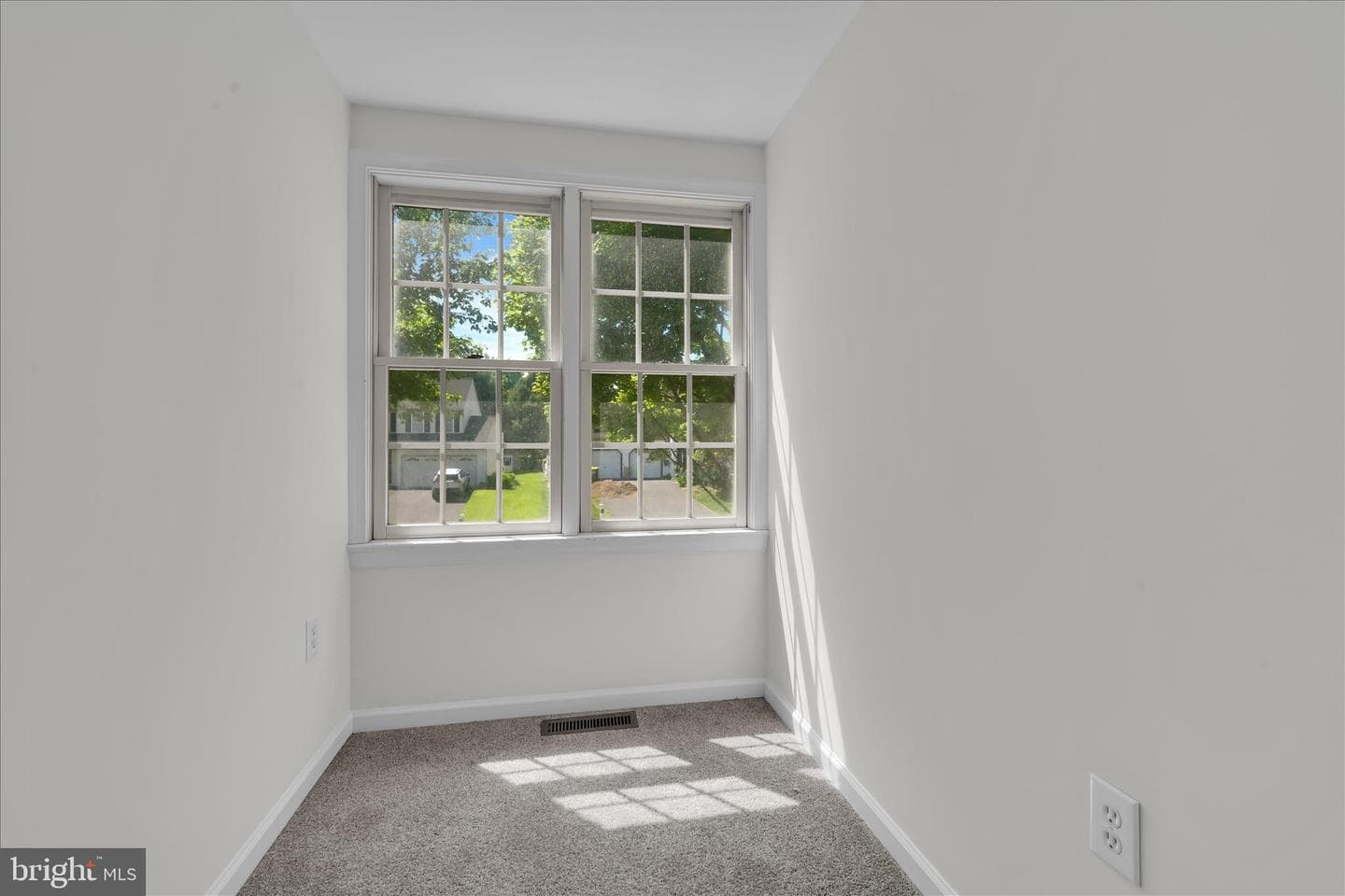 115 Saybrooke Drive photo 26