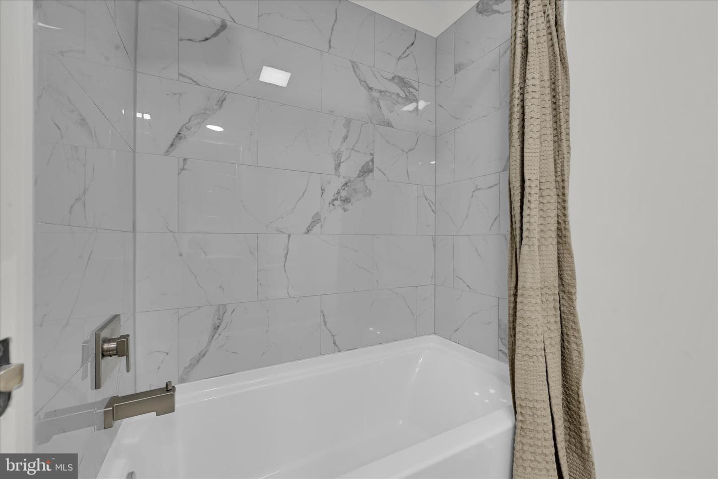 115 Saybrooke Drive photo 34