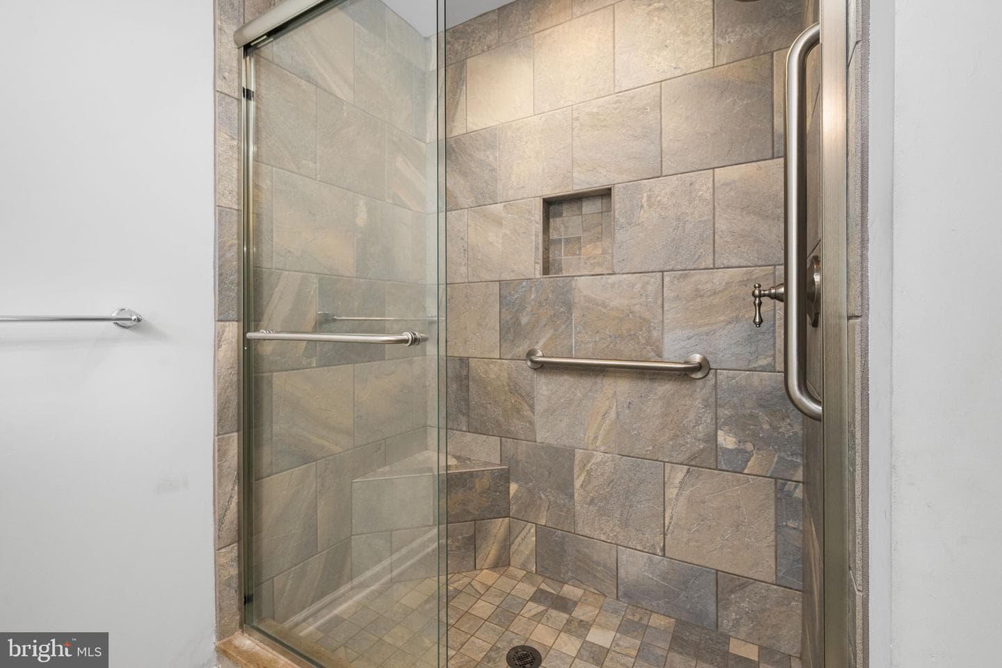 1022 Glory Way photo 17