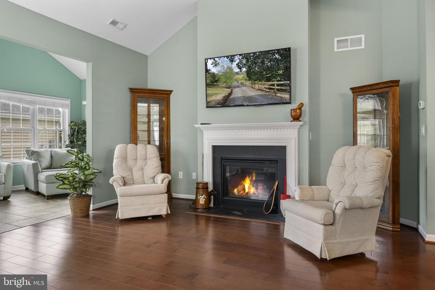 1022 Glory Way photo 4