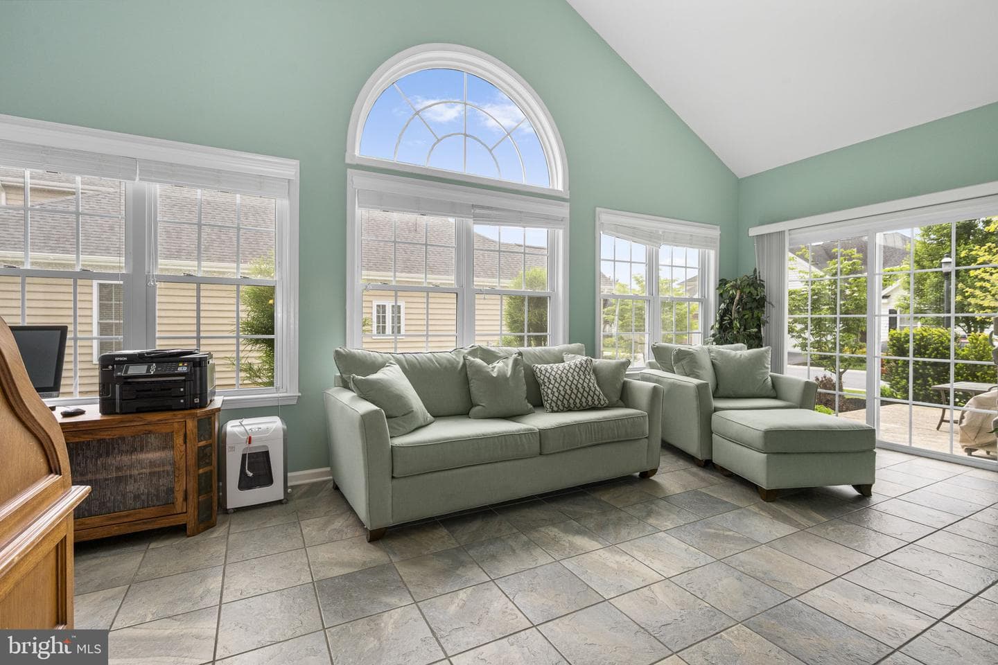 1022 Glory Way photo 5