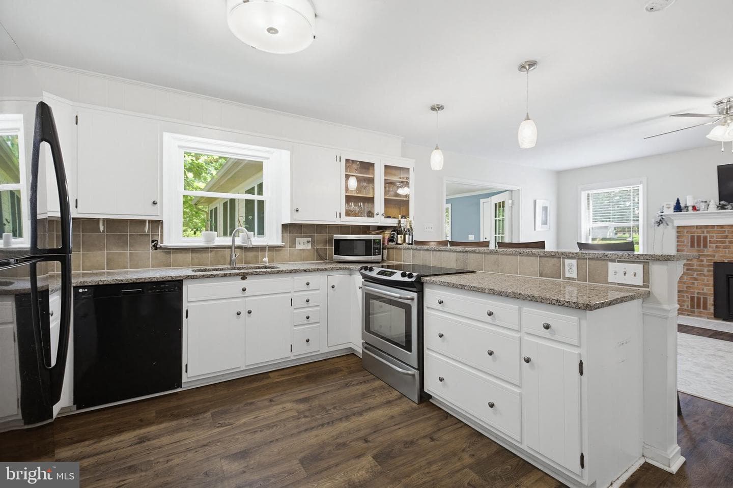 35 Pinewood Avenue photo 5