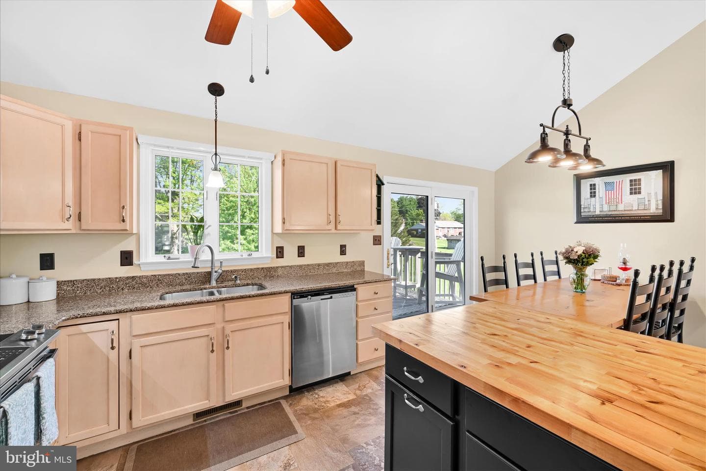 302 Grant Street photo 15