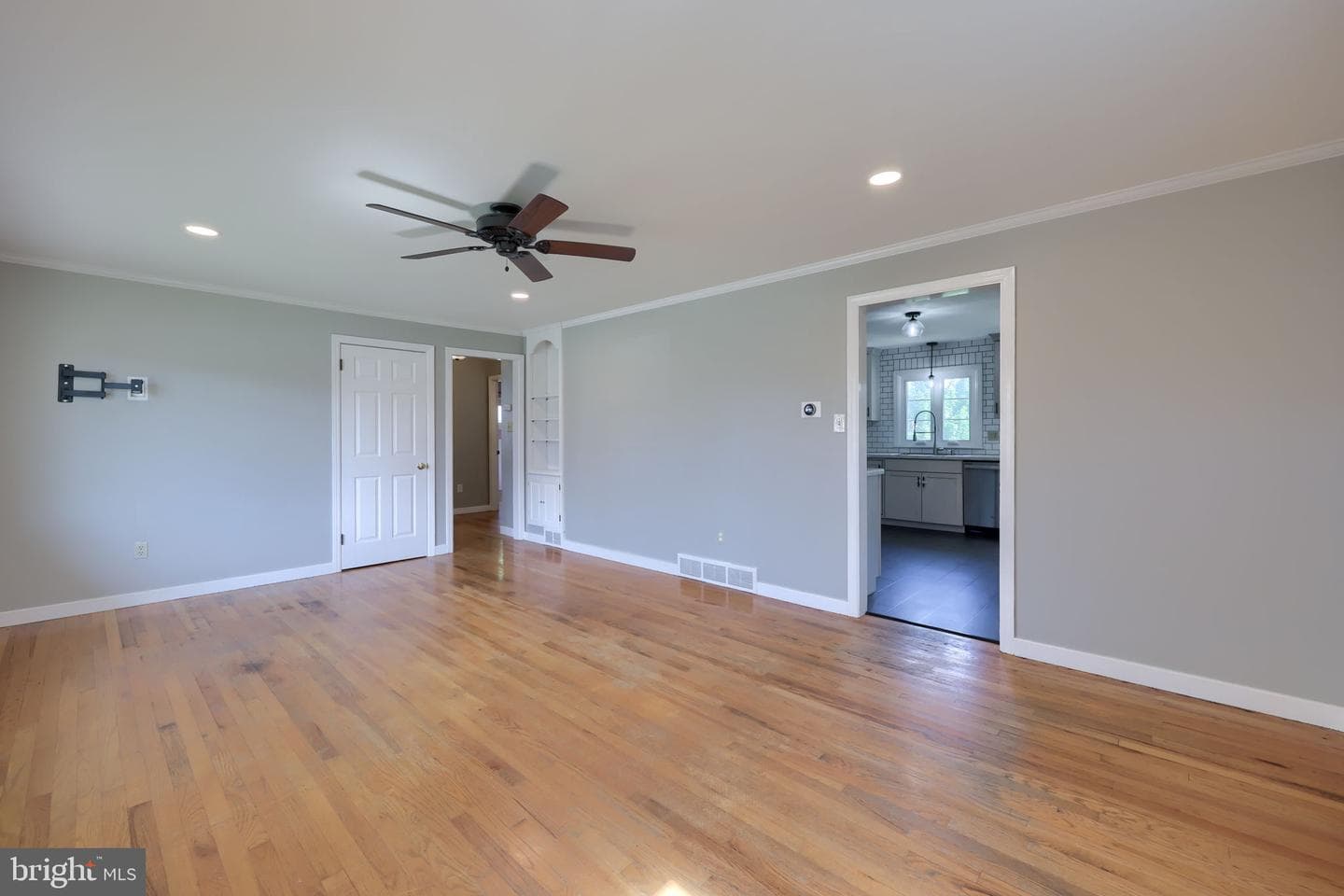 415 W End Avenue photo 13