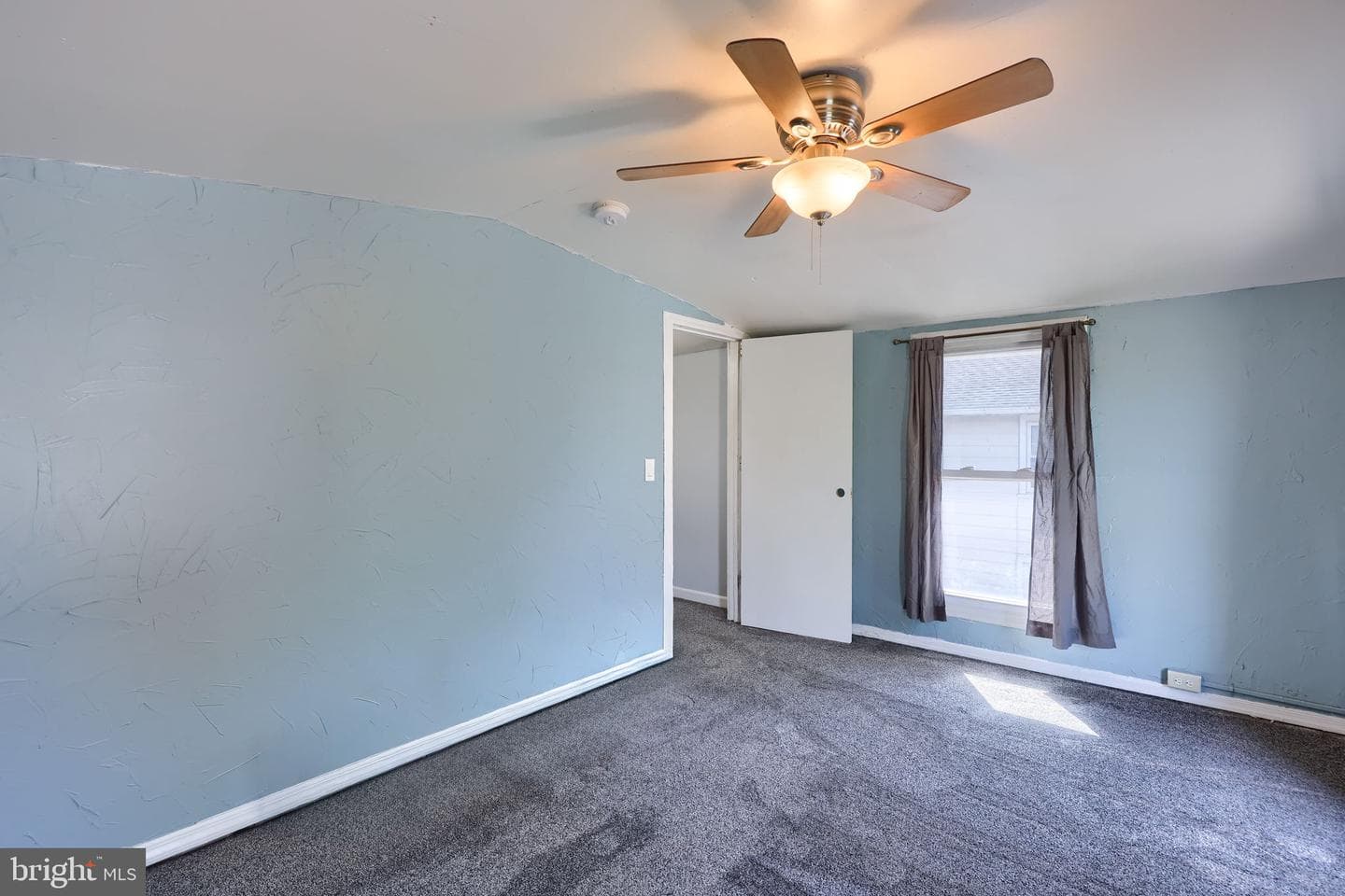 153 S Wolf Street photo 23