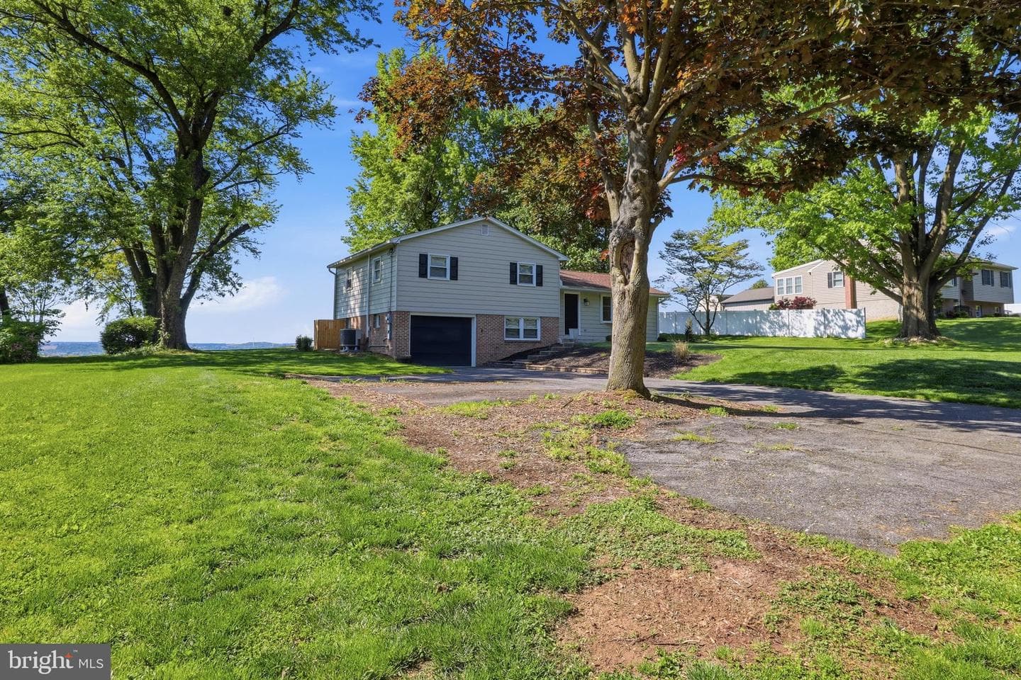 664 Shultz Road photo 3
