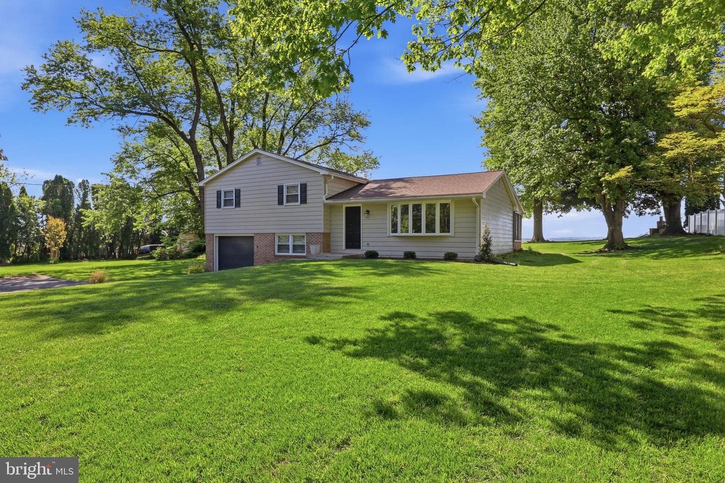 664 Shultz Road photo 4