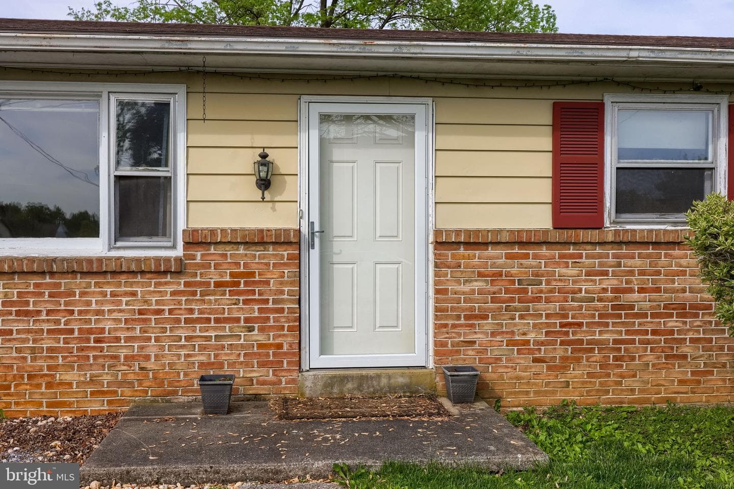 188 N Hazel Street photo 3