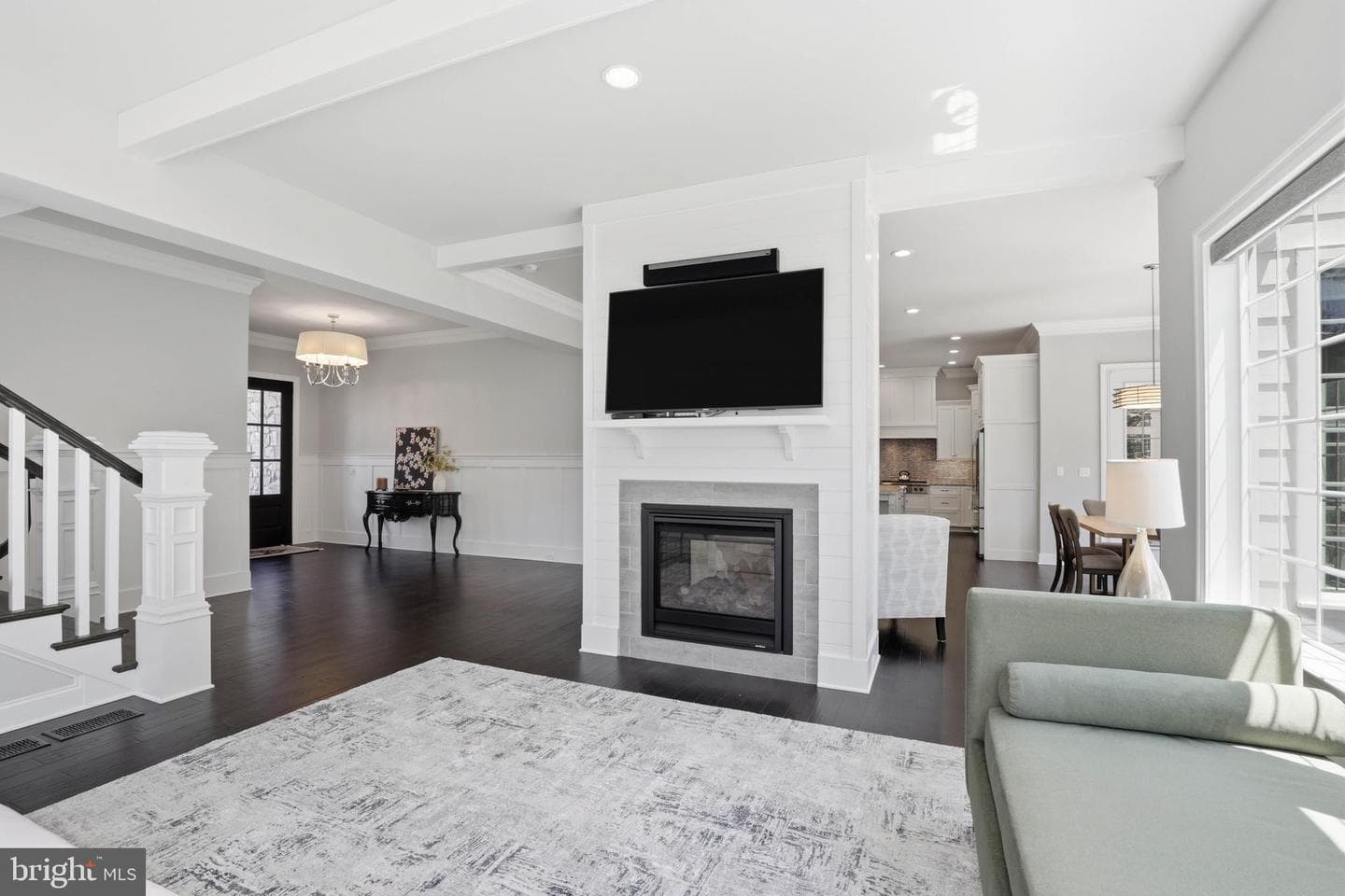 360 Addison Place photo 14