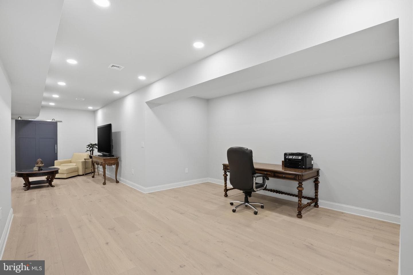 360 Addison Place photo 60