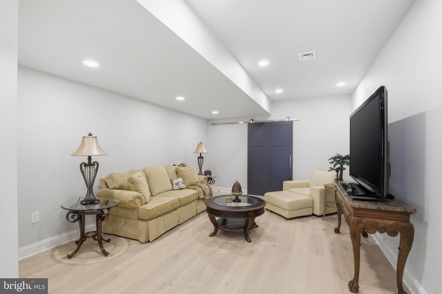 360 Addison Place photo 61