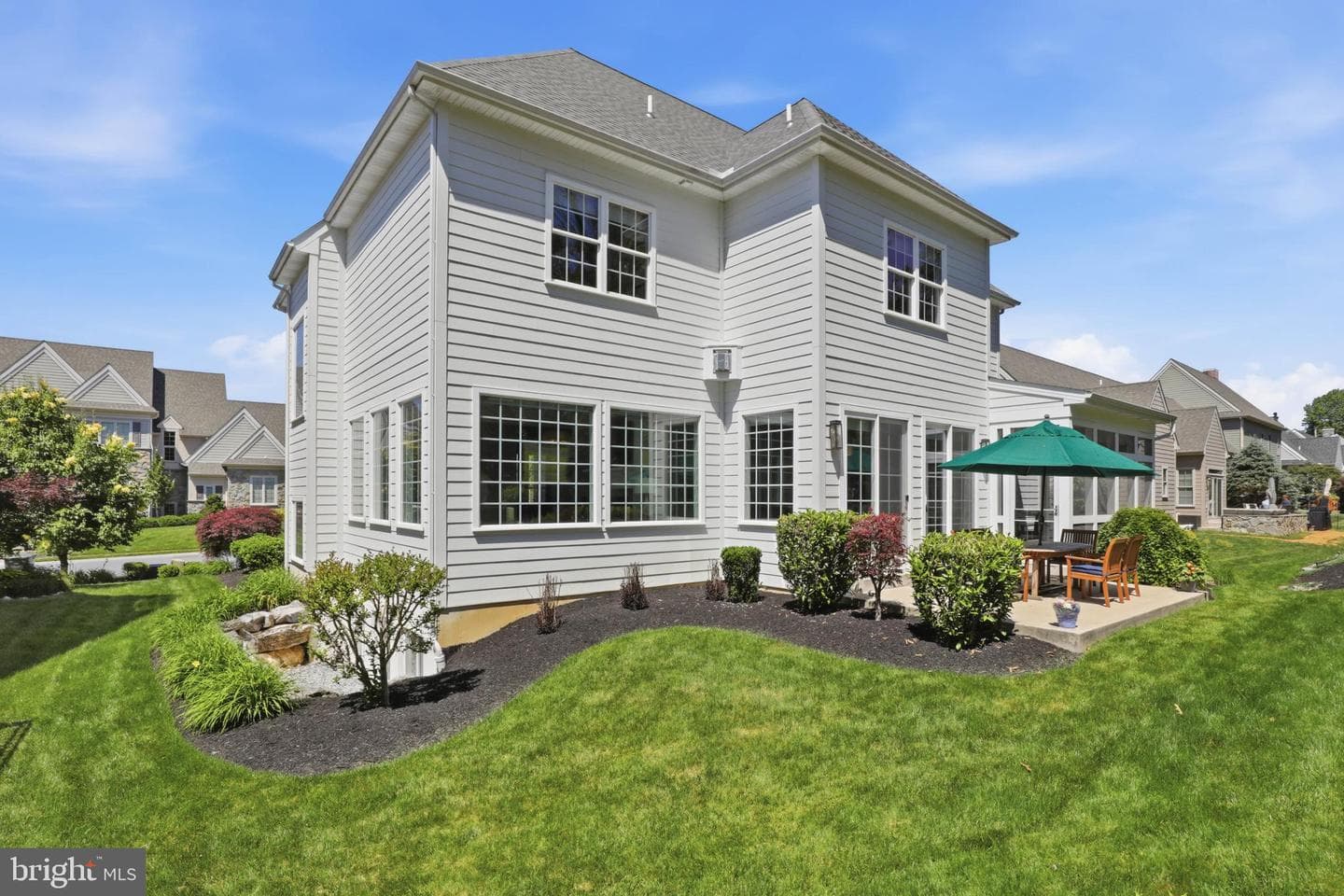 360 Addison Place photo 64