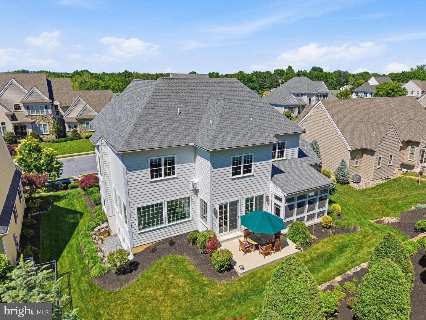 360 Addison Place photo 66